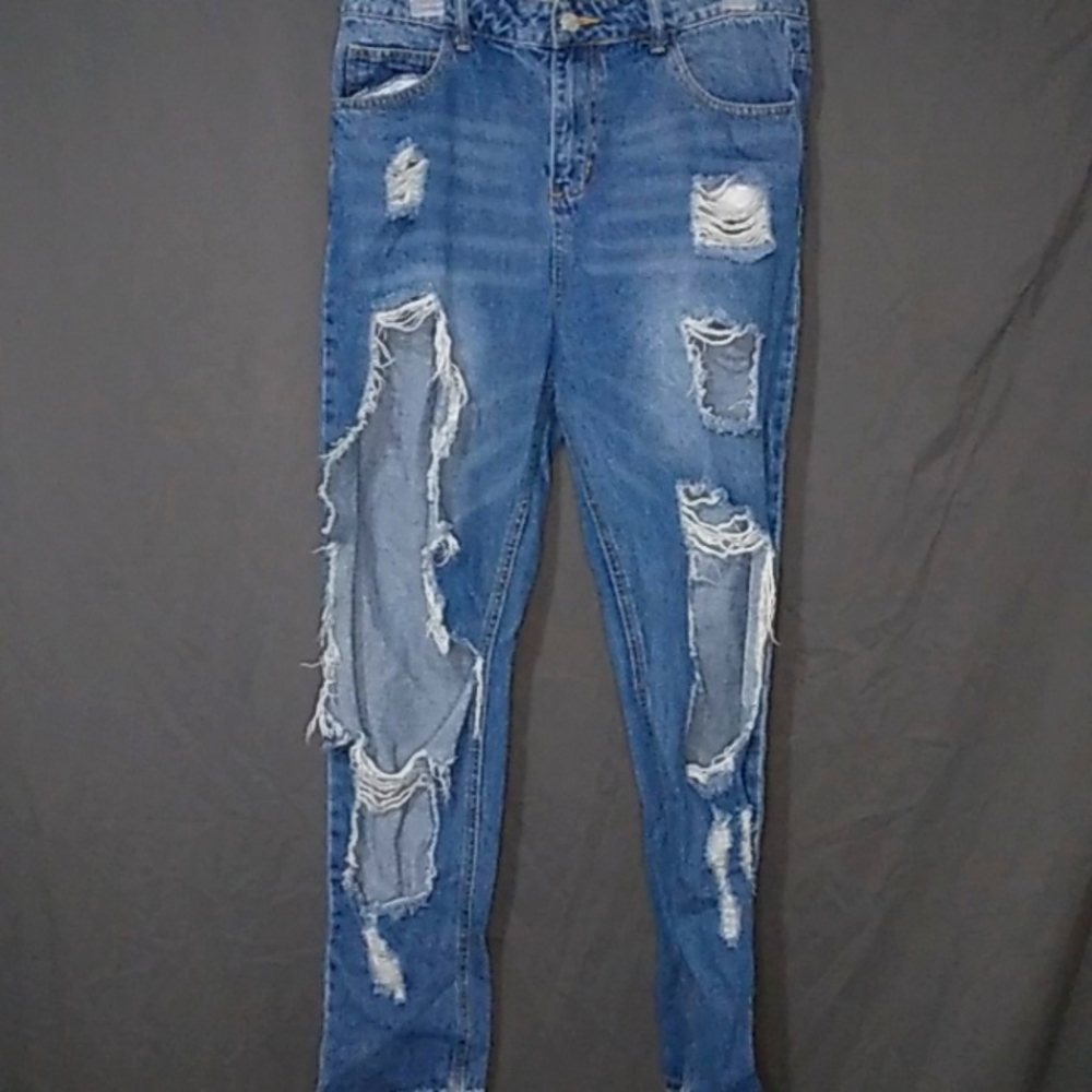 XL Fashion Nova Medium Rise Ripped Blue Jeans